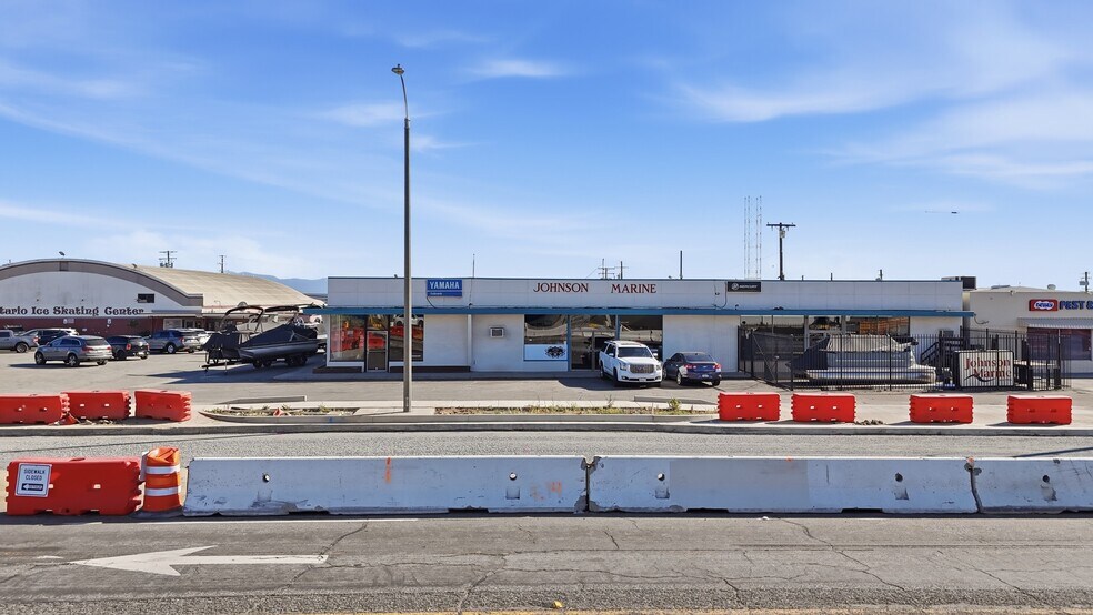 1235-1237 W Holt Blvd, Ontario, CA à vendre - Photo du bâtiment - Image 3 de 8