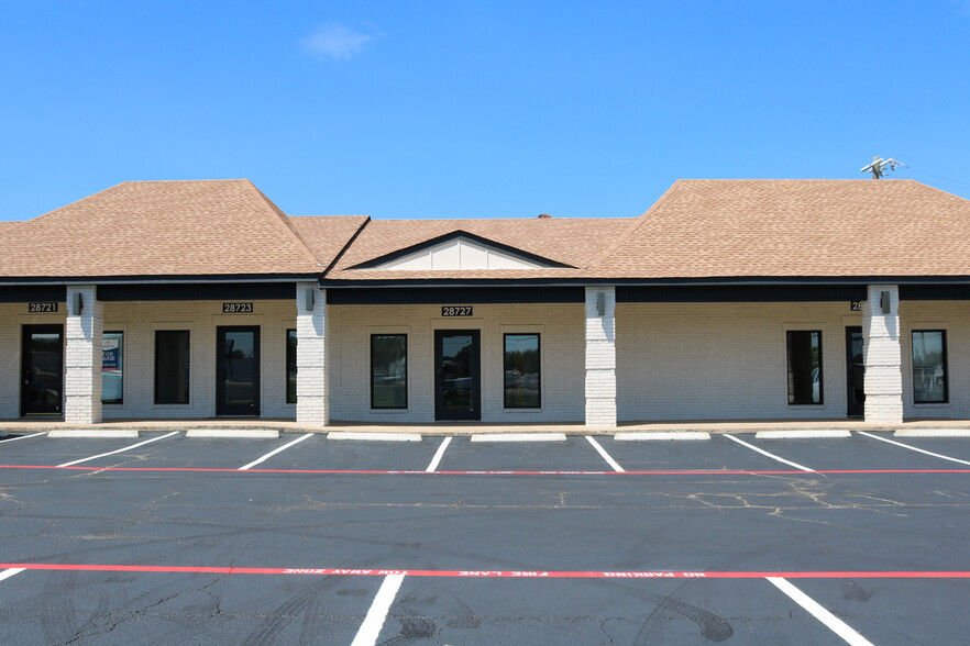 28709-28765 IH-10 Fwy, Boerne, TX for lease - Building Photo - Image 2 of 9