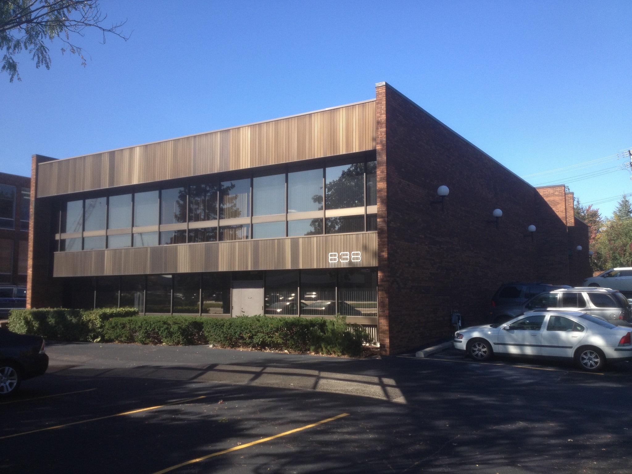 838 W Long Lake Rd, Bloomfield Hills, MI for lease Primary Photo- Image 1 of 13