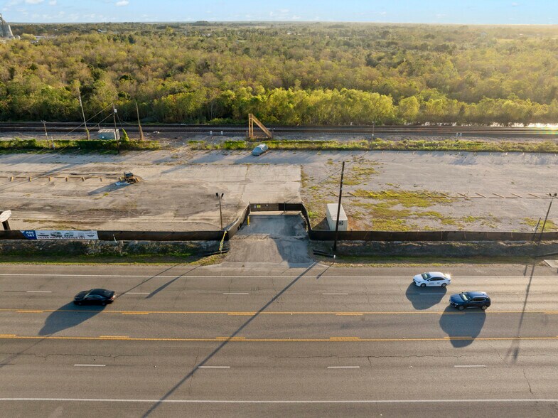 18501 Highway 6, Alvin, TX à louer - Photo du bâtiment - Image 2 de 6