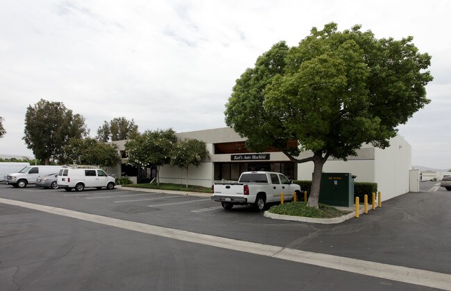 Plus de détails pour 410 Princeland Ct, Corona, CA - Industriel à louer