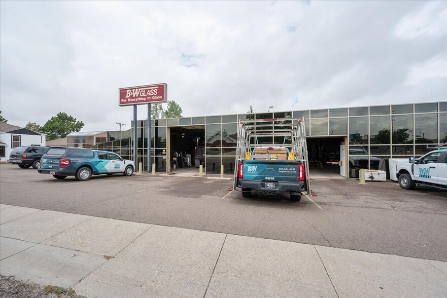 2200 E 15th St, Cheyenne, WY for sale - Primary Photo - Image 1 of 18