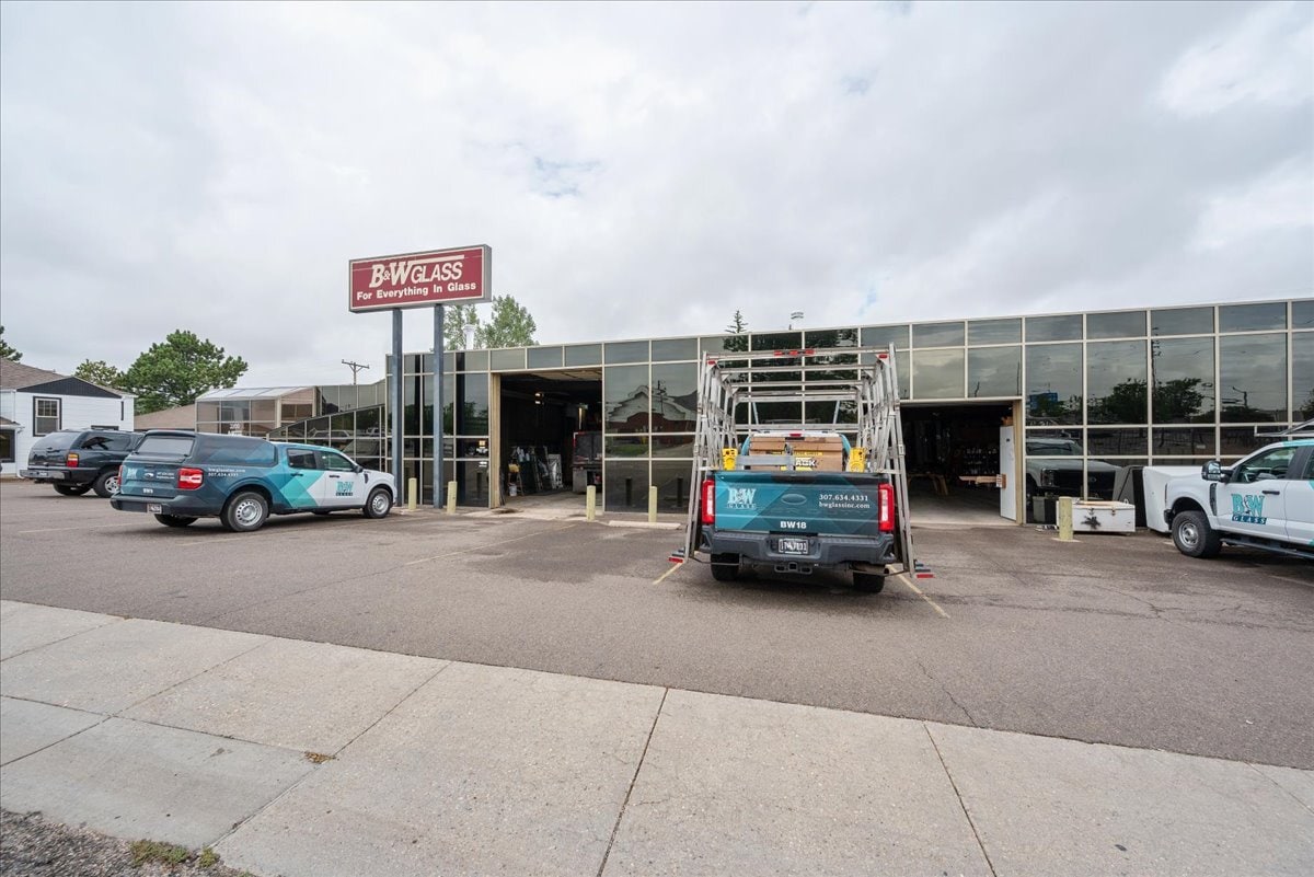 2200 E 15th St, Cheyenne, WY for sale Primary Photo- Image 1 of 19