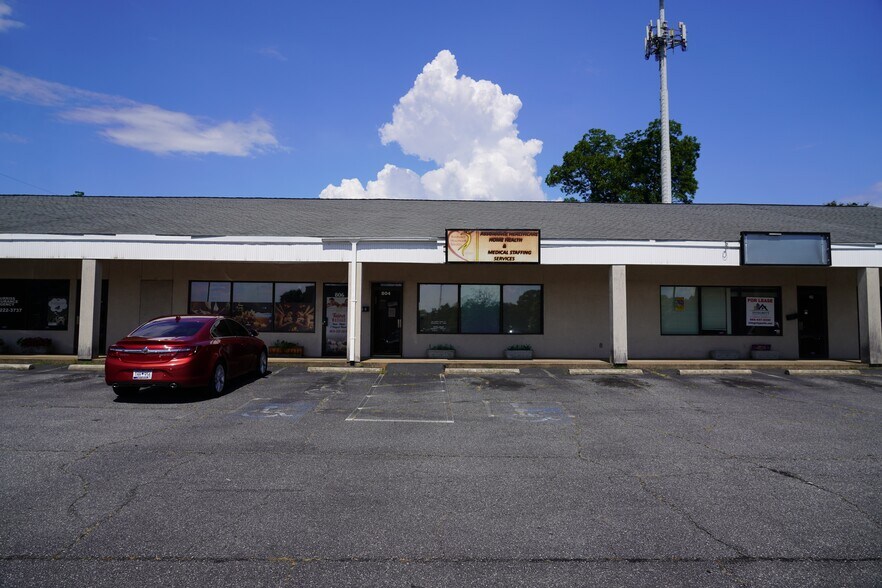 800-810 N Main St, Anderson, SC à louer - Photo du bâtiment - Image 2 de 9