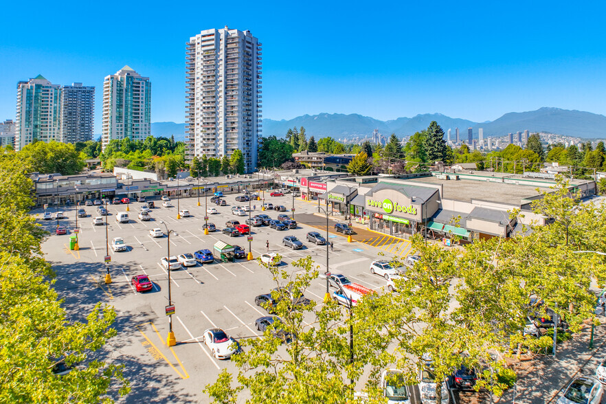 4429-4469 Kingsway, Burnaby, BC for lease - Building Photo - Image 1 of 5