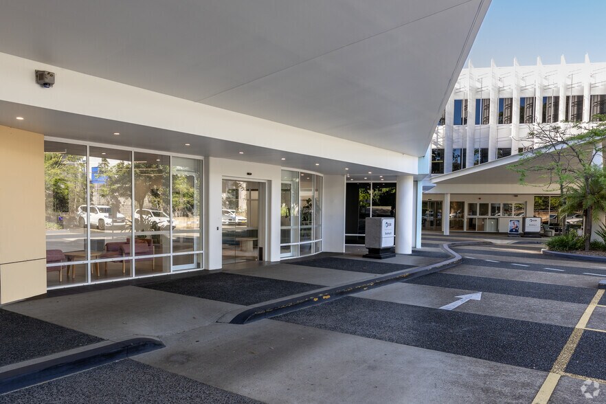12 Julius Ave, NORTH RYDE à louer - Photo du bâtiment - Image 3 de 6