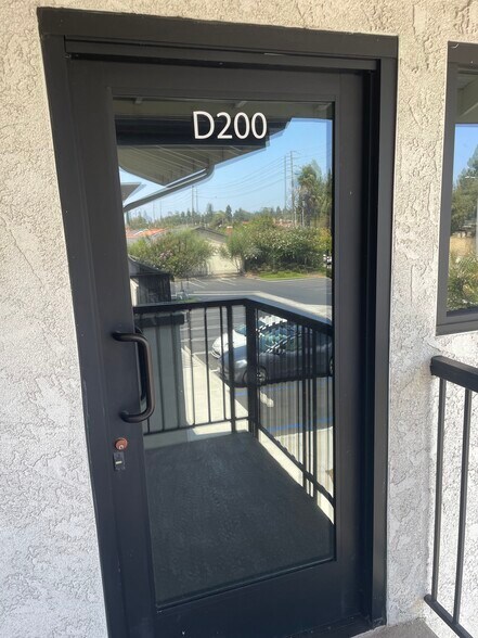 13079 Artesia Blvd, Cerritos, CA à louer - Photo du bâtiment - Image 2 de 17
