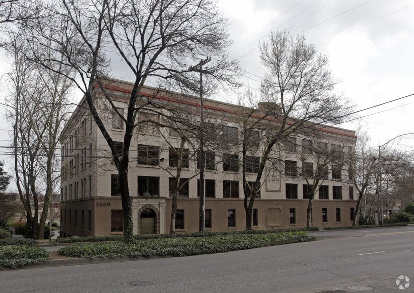 5200 SW Macadam Ave, Portland, OR for lease - Building Photo - Image 3 of 3