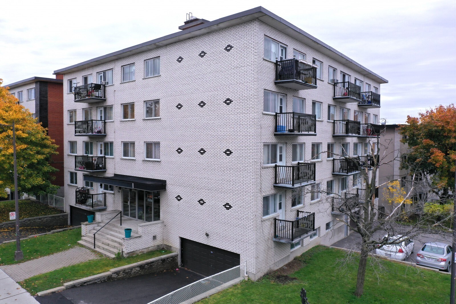 3055 Rue Louis-Paré, Montréal, QC à vendre Photo principale- Image 1 de 1