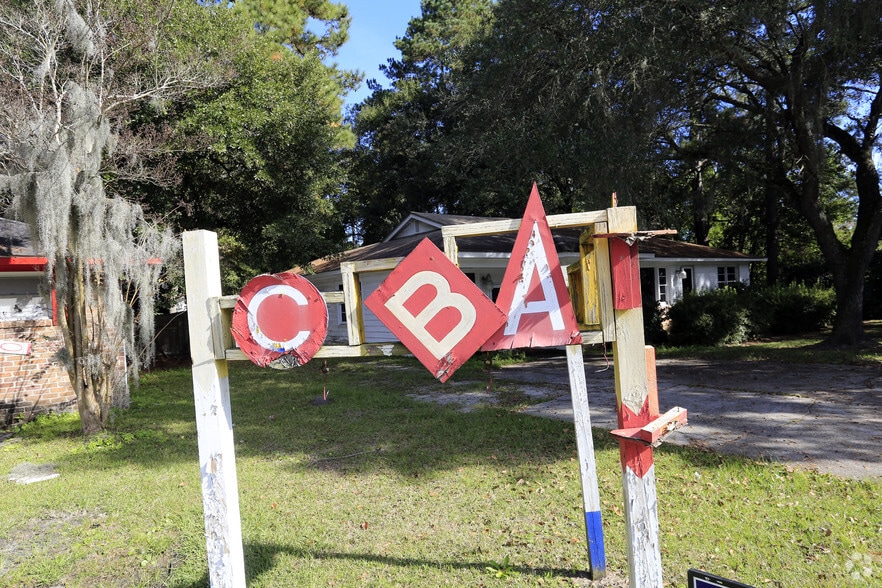 110 E Derenne Ave, Savannah, GA for sale - Building Photo - Image 2 of 4