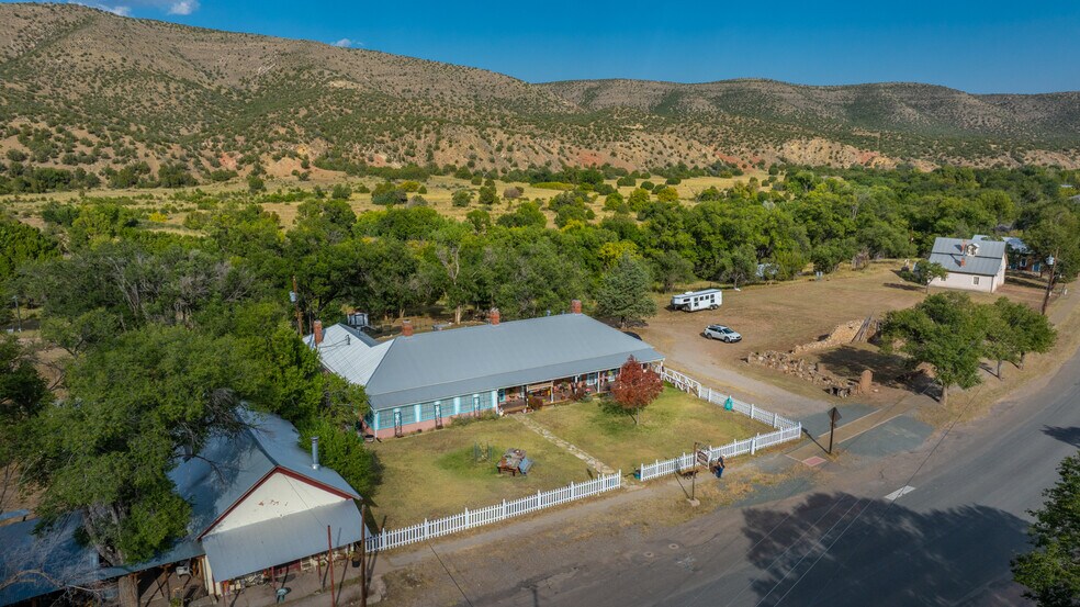 585 Calle La Placita, Lincoln, NM à vendre - Photo du bâtiment - Image 2 de 34