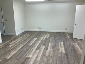 102 N Country Road 470, Lake Panasoffkee, FL à louer Photo du bâtiment- Image 1 de 5