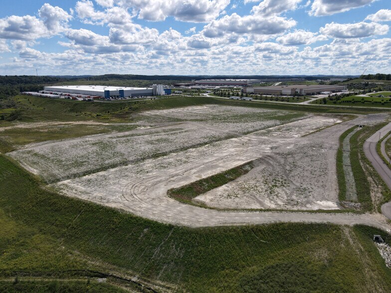 155 Solar Dr, Imperial, PA à louer - Photo du bâtiment - Image 3 de 6