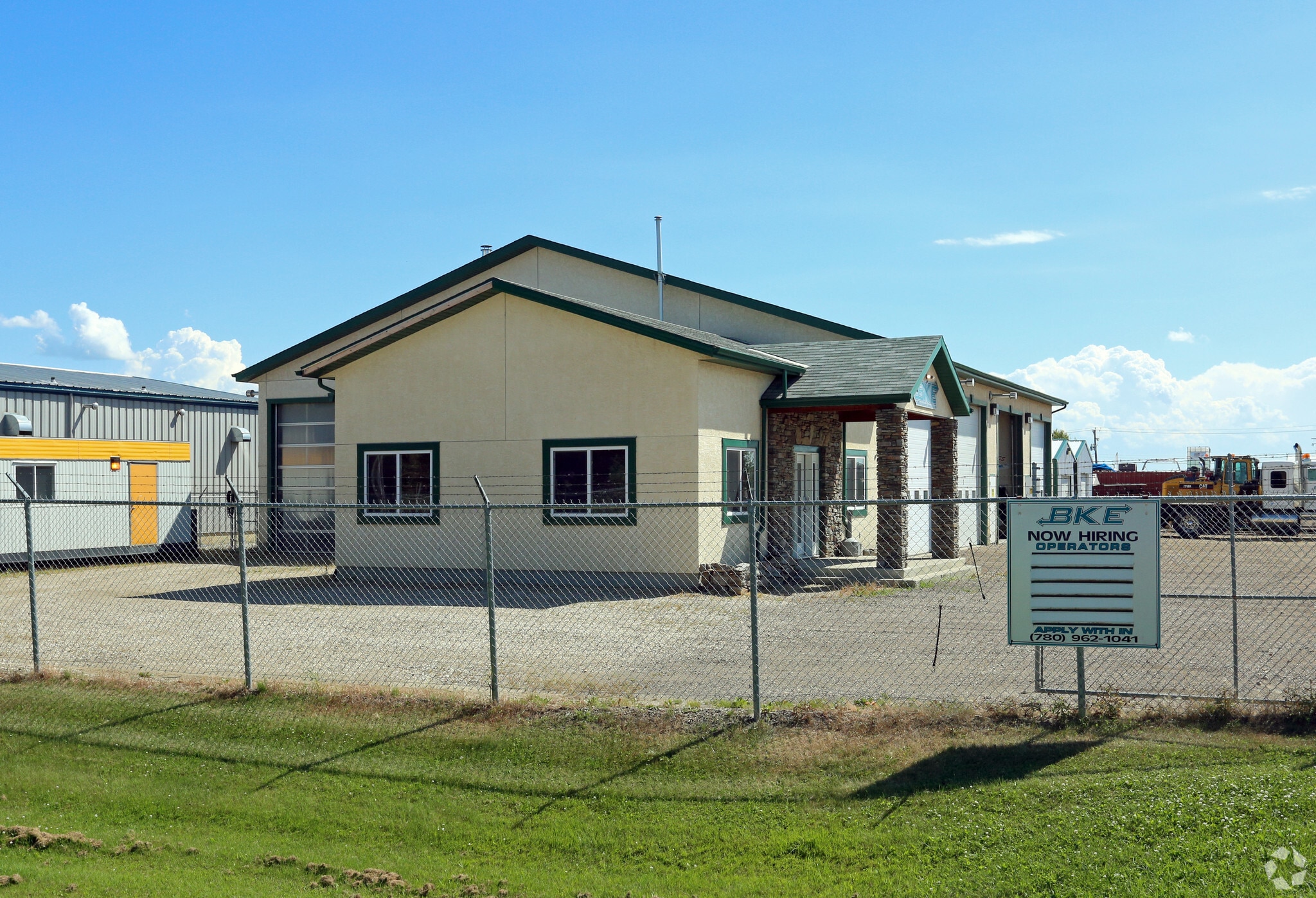 60 Madison Cres, Spruce Grove, AB for lease Primary Photo- Image 1 of 26