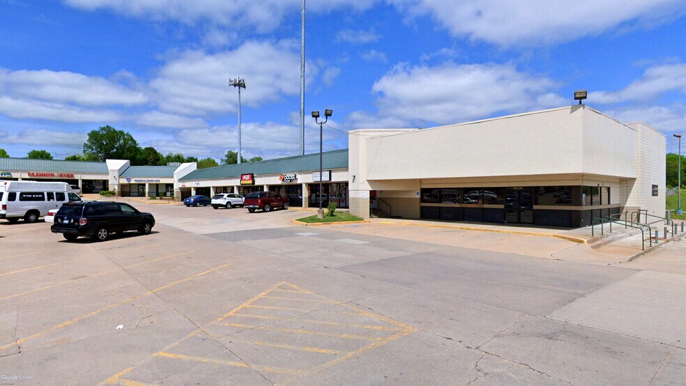 2307-2329 W Edison St, Tulsa, OK à louer - Photo du bâtiment - Image 2 de 6