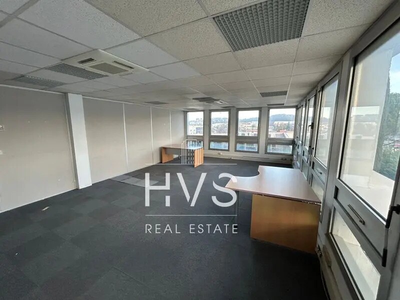 Office in Aix-en-Provence for lease Interior Photo- Image 1 of 3