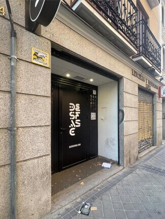 Plus de détails pour Multi-résidentiel à vendre