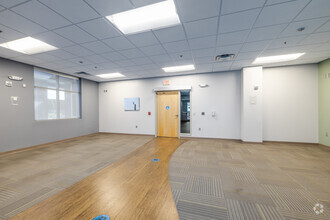 2000 Brabham Ave, Jacksonville, NC for lease Interior Photo- Image 2 of 9