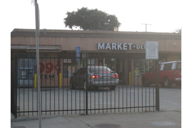 10201 S Vermont Ave, Los Angeles, CA for sale - Primary Photo - Image 1 of 10