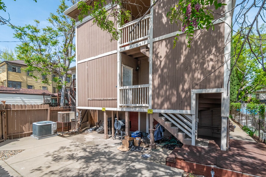 2110-2112 I St, Sacramento, CA à vendre - Photo du bâtiment - Image 2 de 10