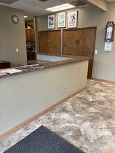 8200 Old 13 Mile Rd, Warren, MI à louer Photo intérieure- Image 2 de 4