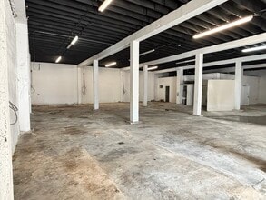 7200 NW 7th Ave, Miami, FL for lease Interior Photo- Image 2 of 2