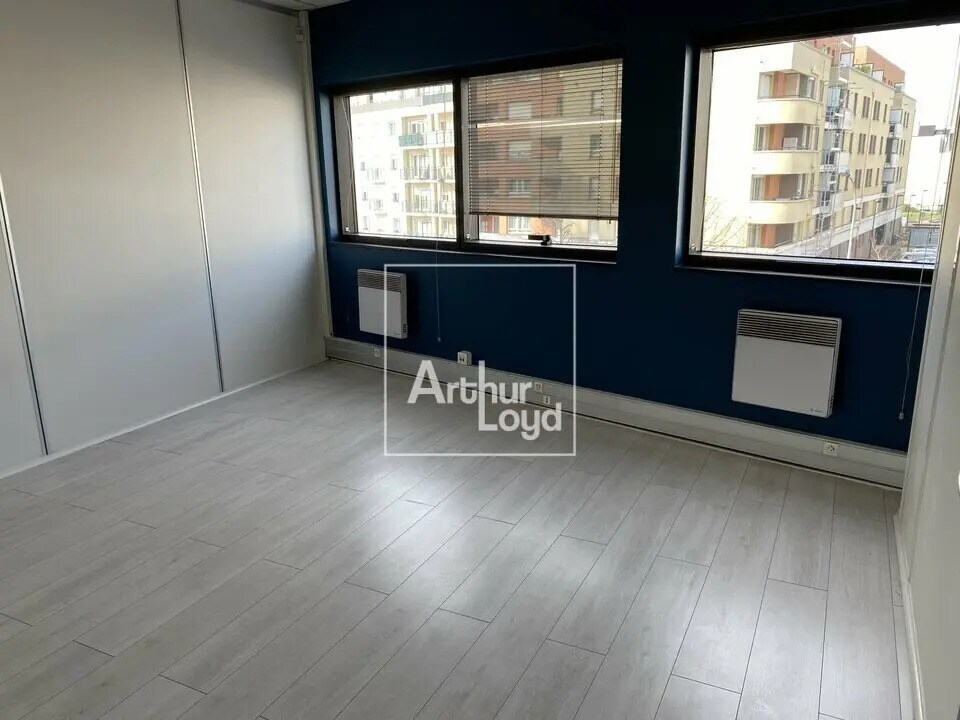 Office in Chilly-Mazarin for sale Interior Photo- Image 1 of 5