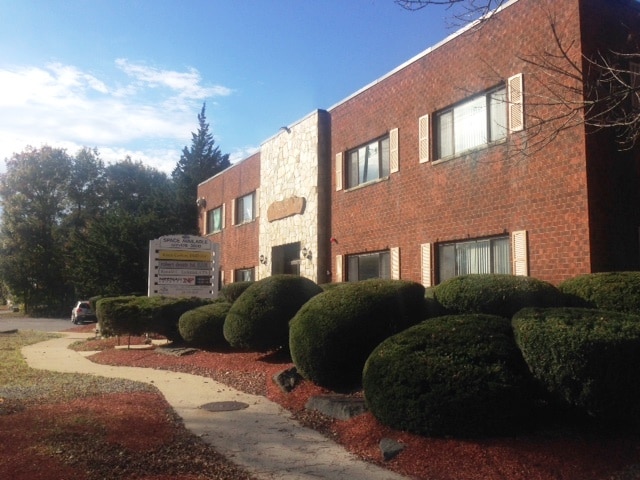 1595 Central St, Stoughton, MA for lease - Building Photo - Image 3 of 3