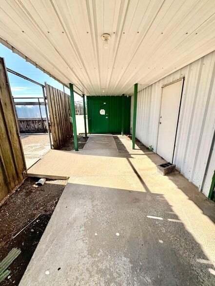117 Oxford ave, Enid, OK for sale - Building Photo - Image 2 of 33