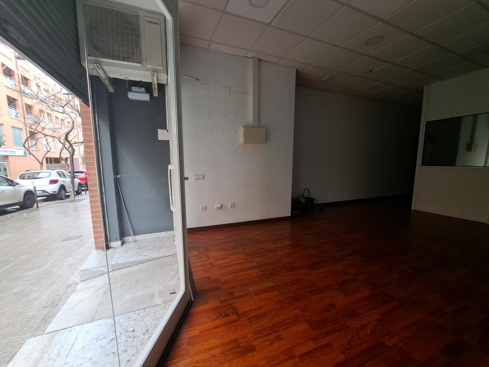 Office/Retail in Martorell, Barcelona for lease Interior Photo- Image 1 of 15