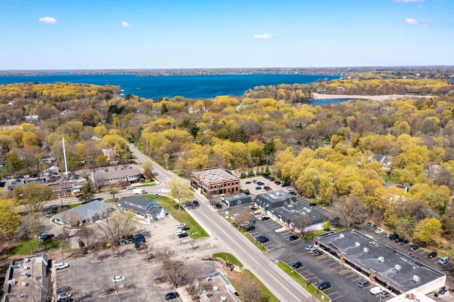 18258 Minnetonka Blvd, Wayzata, MN for lease - Aerial - Image 2 of 4