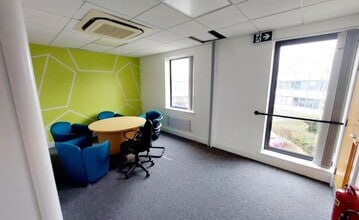 Oldmixon Cres, Weston Super Mare for lease Interior Photo- Image 1 of 5