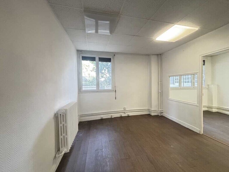 65-67 Boulevard Soult, Paris à vendre - Photo du bâtiment - Image 3 de 8