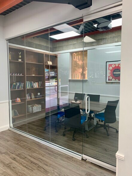 609 E Jackson St, Tampa, FL à louer - Photo du bâtiment - Image 3 de 12