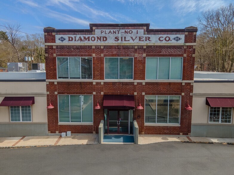 24 Arnett Ave, Lambertville, NJ à louer - Photo du bâtiment - Image 3 de 17