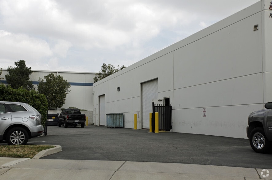 10851 Edison Ct, Rancho Cucamonga, CA for lease - Building Photo - Image 2 of 3