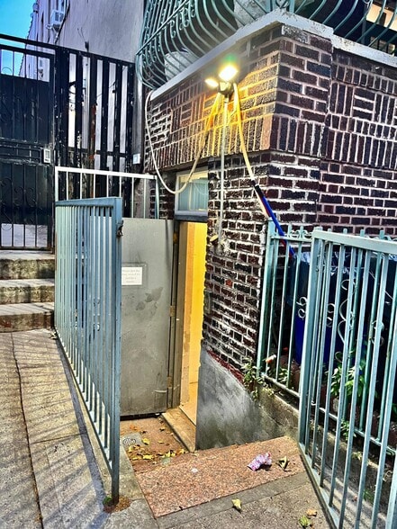 857 Montgomery St, Brooklyn, NY for lease - Building Photo - Image 3 of 16