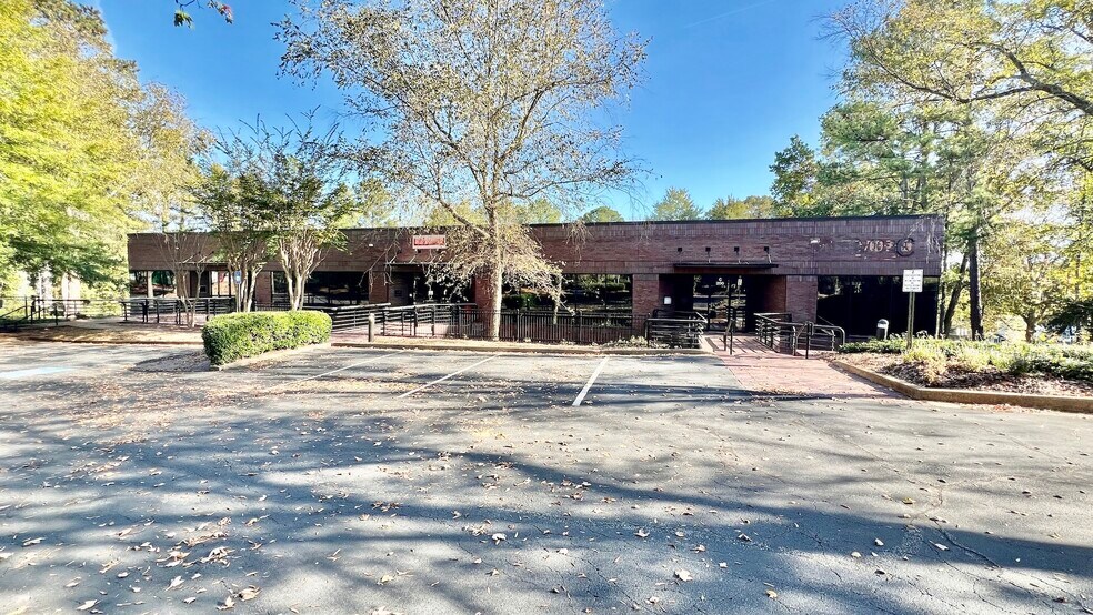8800 Roswell Rd, Sandy Springs, GA à vendre - Photo du bâtiment - Image 3 de 41