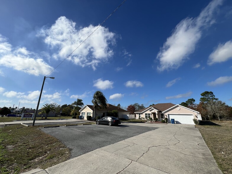 Former ALF with 24 Beds Zoning Approval portfolio of 2 properties for sale on LoopNet.ca - Building Photo - Image 1 of 8