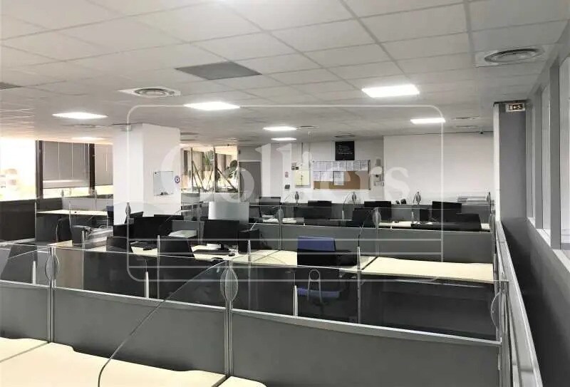 Office in Marseille for lease - Interior Photo - Image 3 of 12