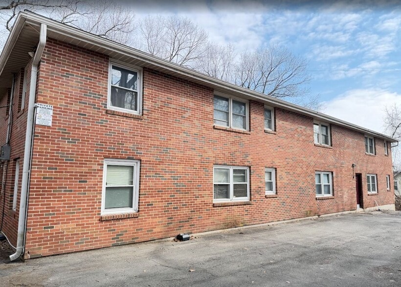 451 Divinity St, Bristol, CT for sale - Building Photo - Image 2 of 17