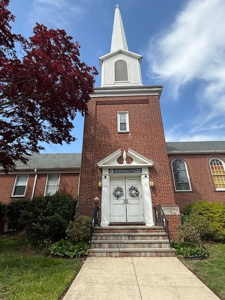 1701 Sycamore St, Haddon Heights, NJ à vendre - Photo du bâtiment - Image 2 de 17