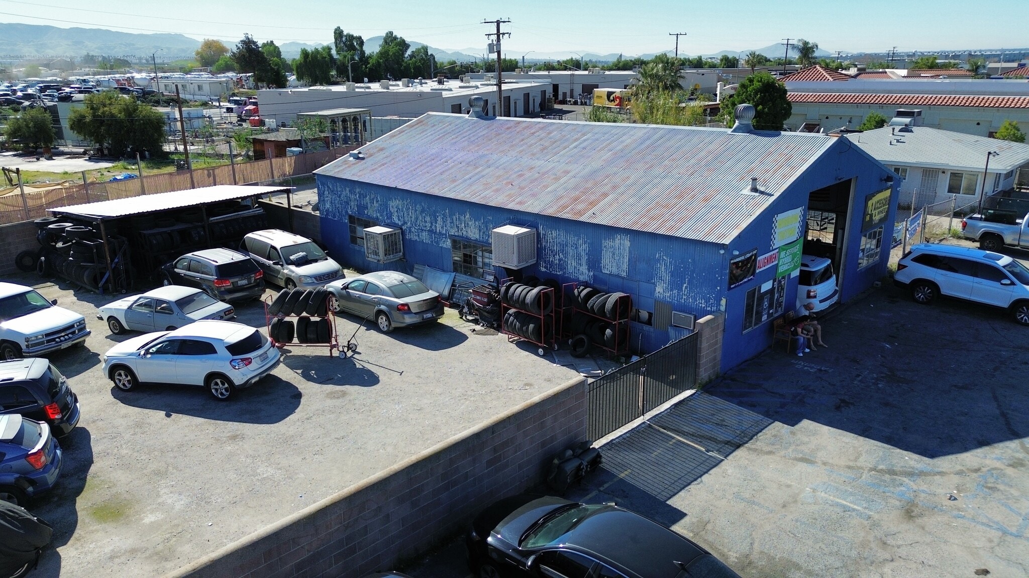 Automotive Building and Yard For Sale portfolio of 2 properties for sale on LoopNet.ca Primary Photo- Image 1 of 17