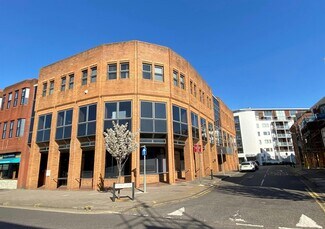 Plus de détails pour 31-35 High St, Kingston Upon Thames - Bureau à louer