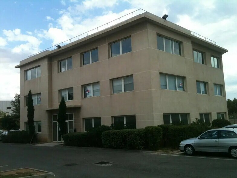 99 Avenue Ibrahim Ali ( 1977-1995), Marseille à louer - Photo du bâtiment - Image 2 de 25