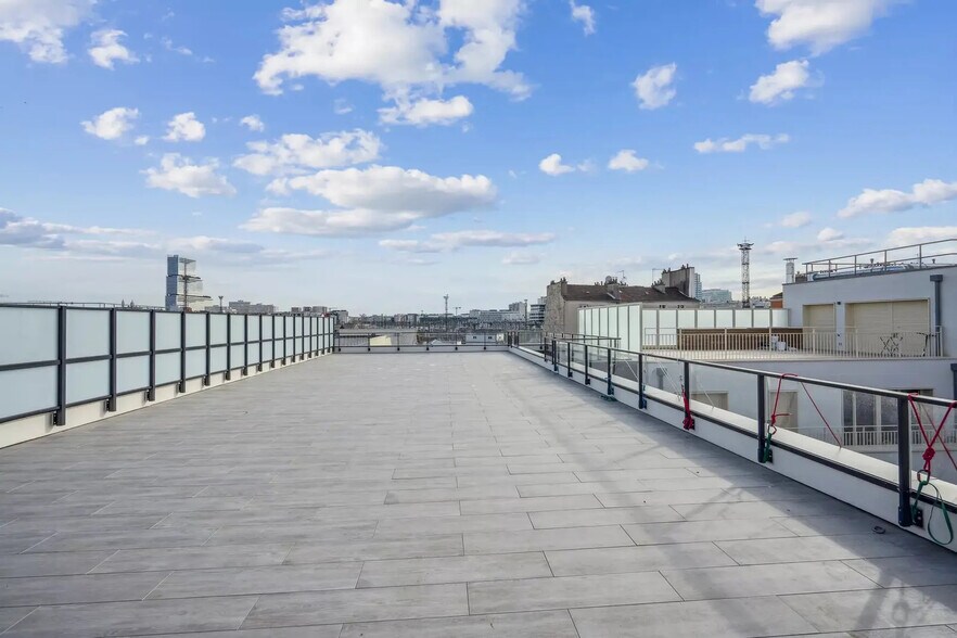 4 Rue Petit, Clichy à louer - Photo du bâtiment - Image 1 de 5