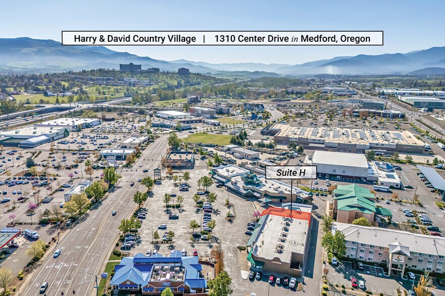 1310 Center Dr, Medford, OR à louer - Photo du bâtiment - Image 3 de 4