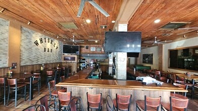 614 Lake Ave, Lake Worth, FL for lease Interior Photo- Image 2 of 15