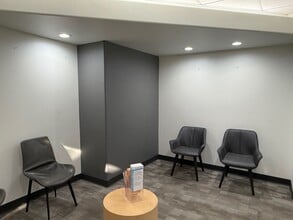 20301 Ventura Blvd, Woodland Hills, CA for lease Interior Photo- Image 2 of 14