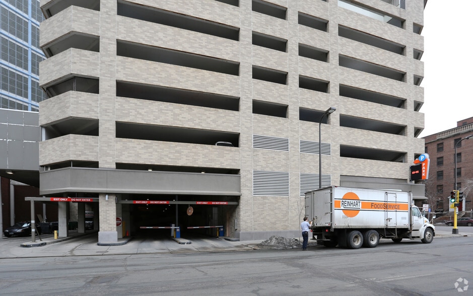 700 5th Ave S, Minneapolis, MN à louer - Photo du bâtiment - Image 3 de 4